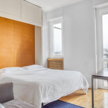 Joivy Vibrant Studio With Balcony Milano Exterior foto