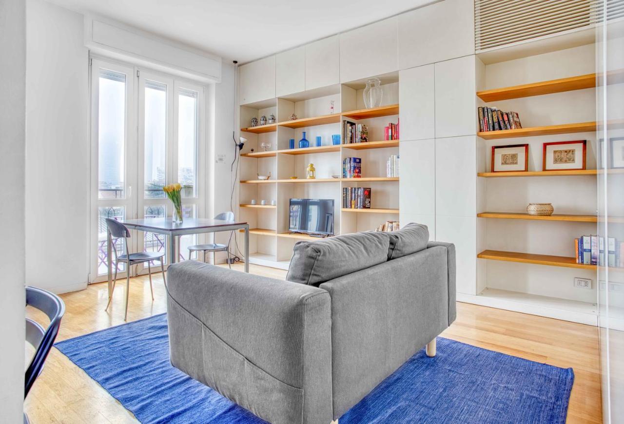 Joivy Vibrant Studio With Balcony Milano Exterior foto