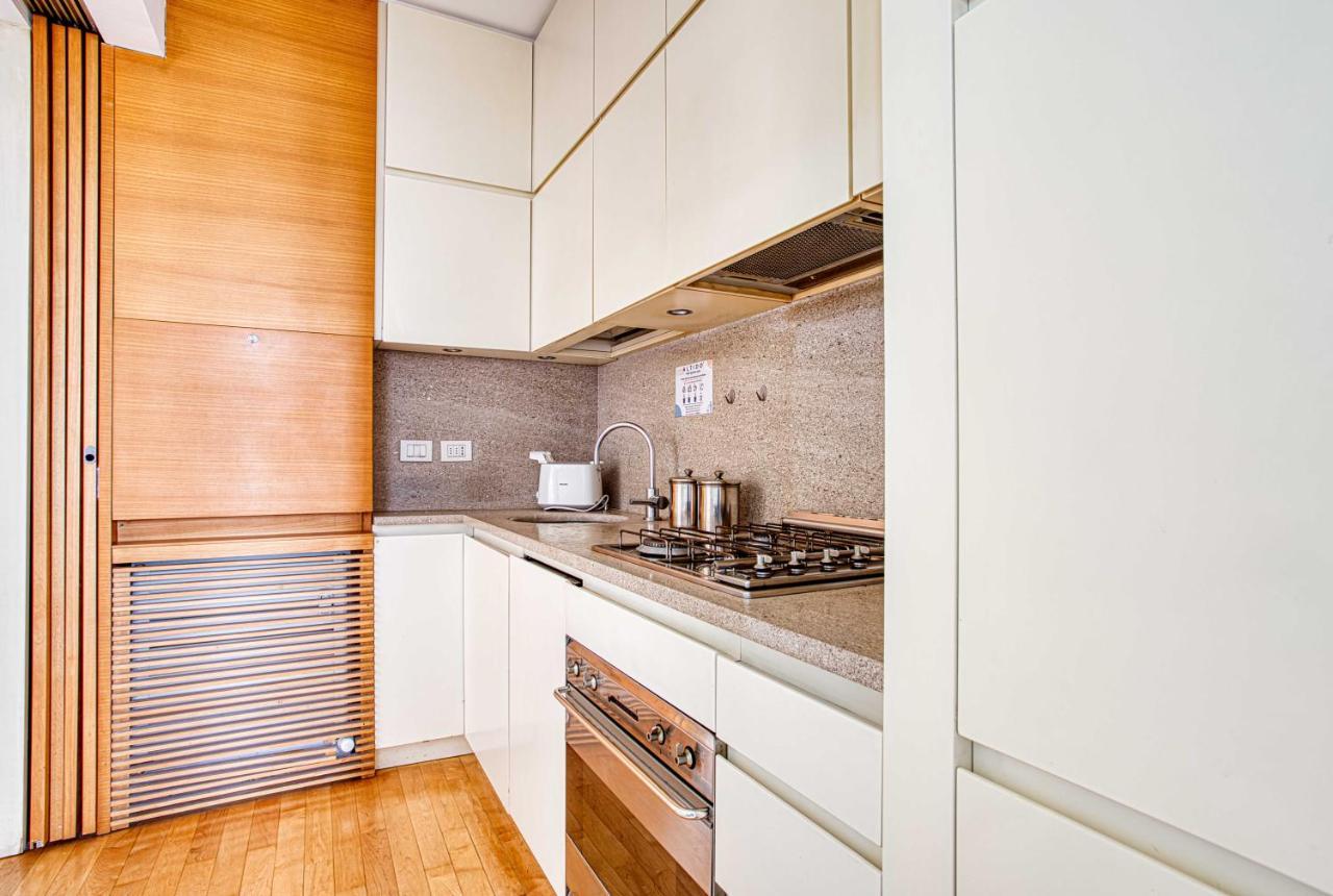 Joivy Vibrant Studio With Balcony Milano Exterior foto