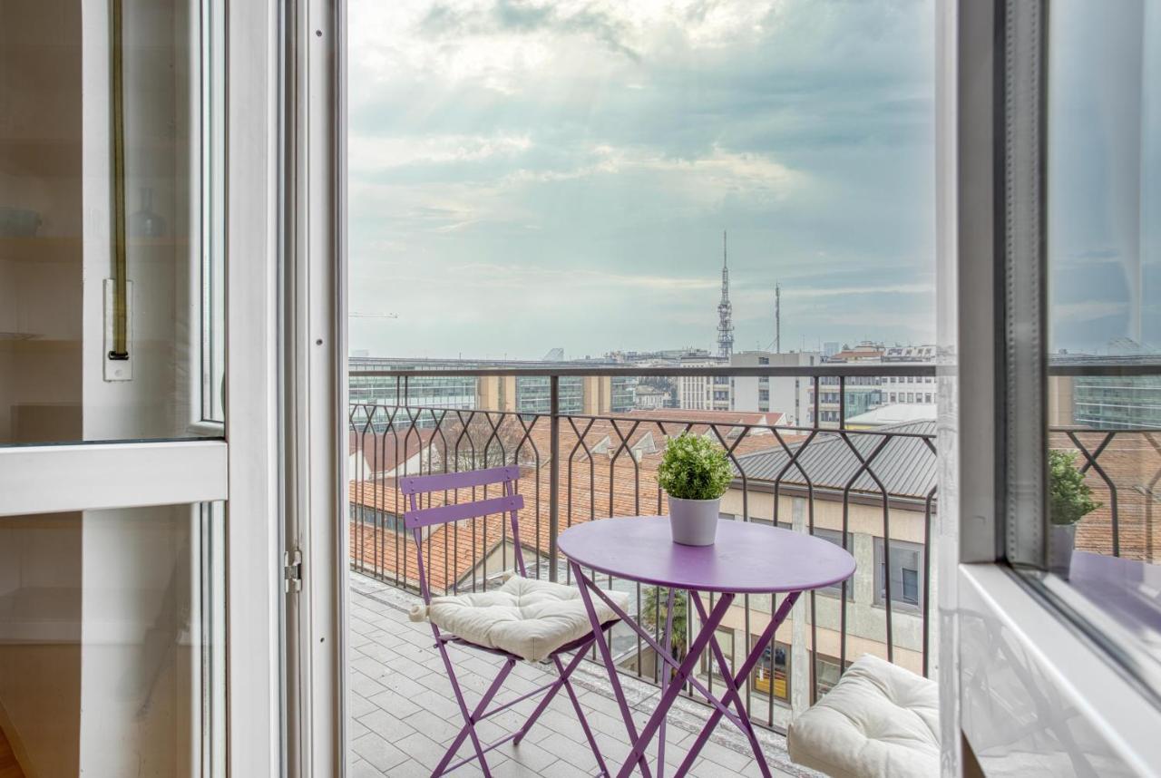 Joivy Vibrant Studio With Balcony Milano Exterior foto
