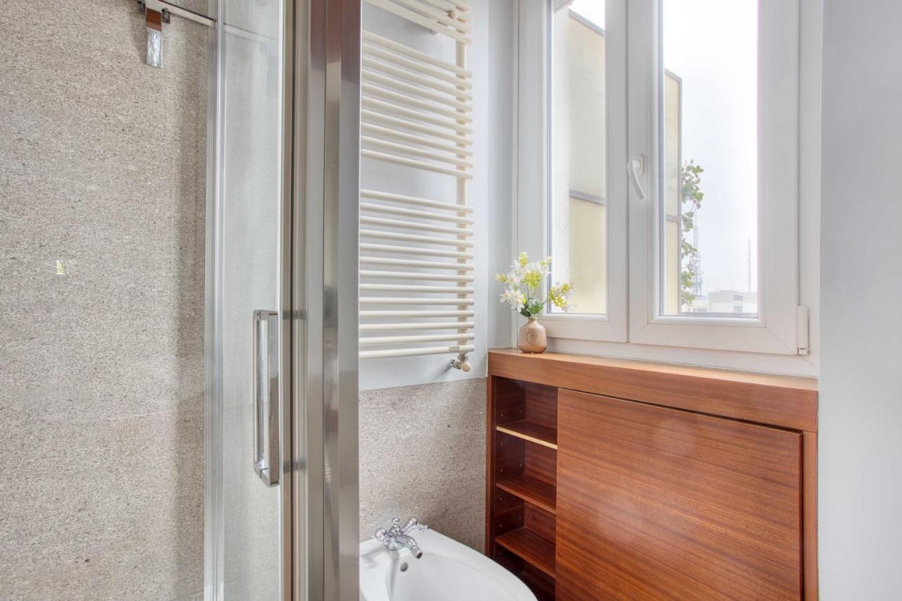 Joivy Vibrant Studio With Balcony Milano Exterior foto
